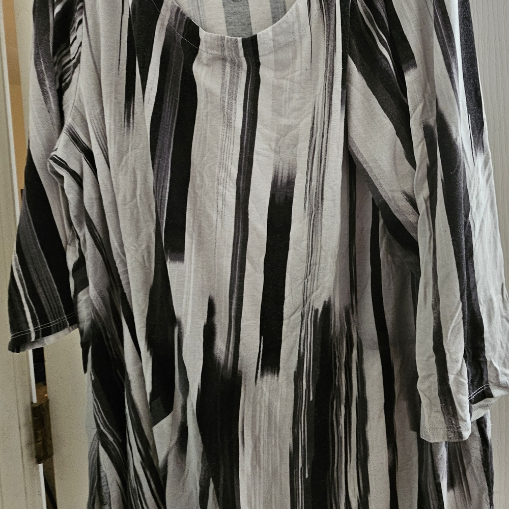 Black and White Striped Tunic Top